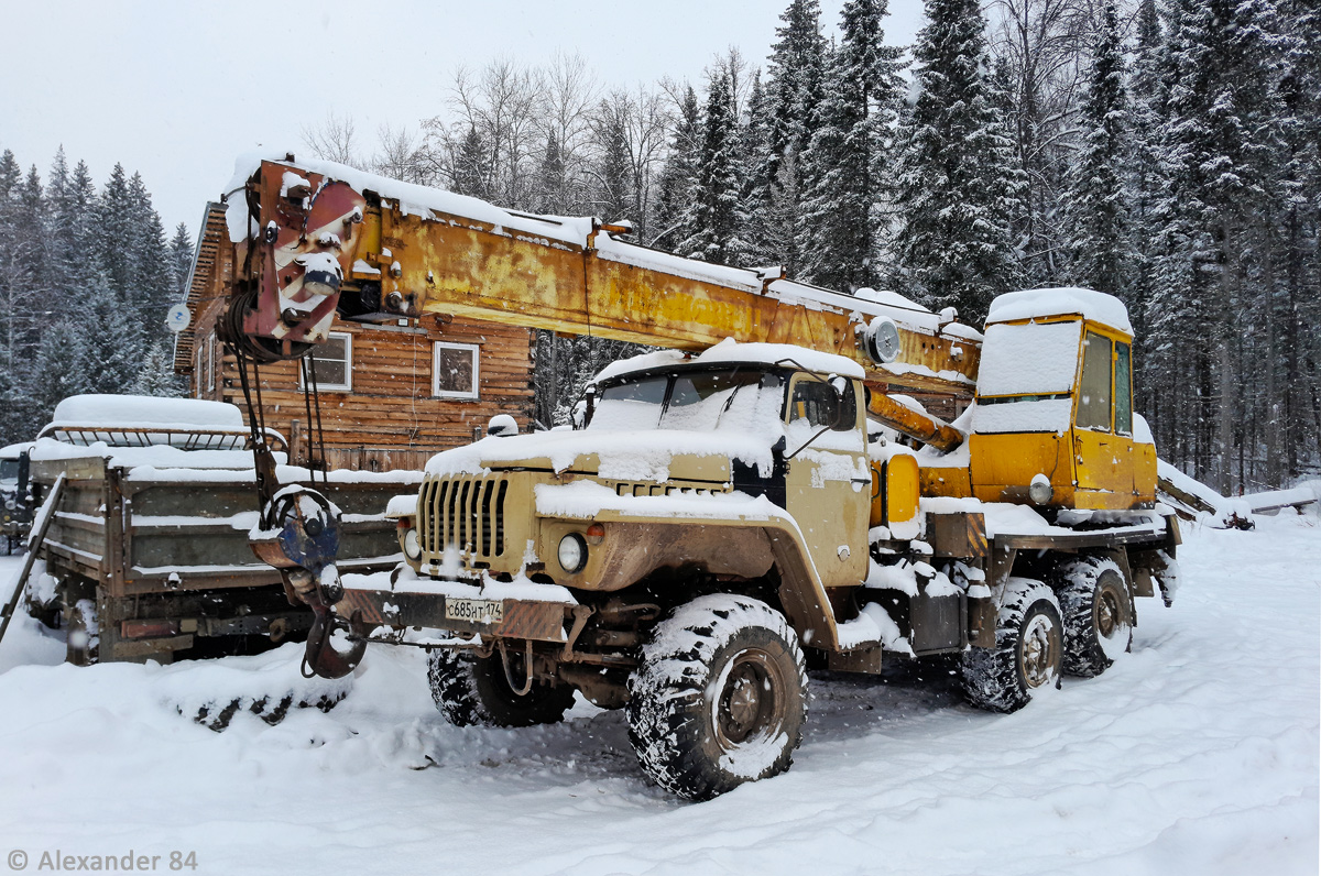 Челябинская область, № С 685 НТ 174 — Урал-5557-10