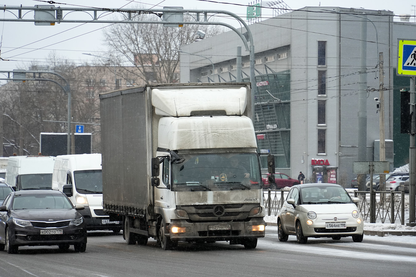 Санкт-Петербург, № Р 627 МК 198 — Mercedes-Benz Atego 822