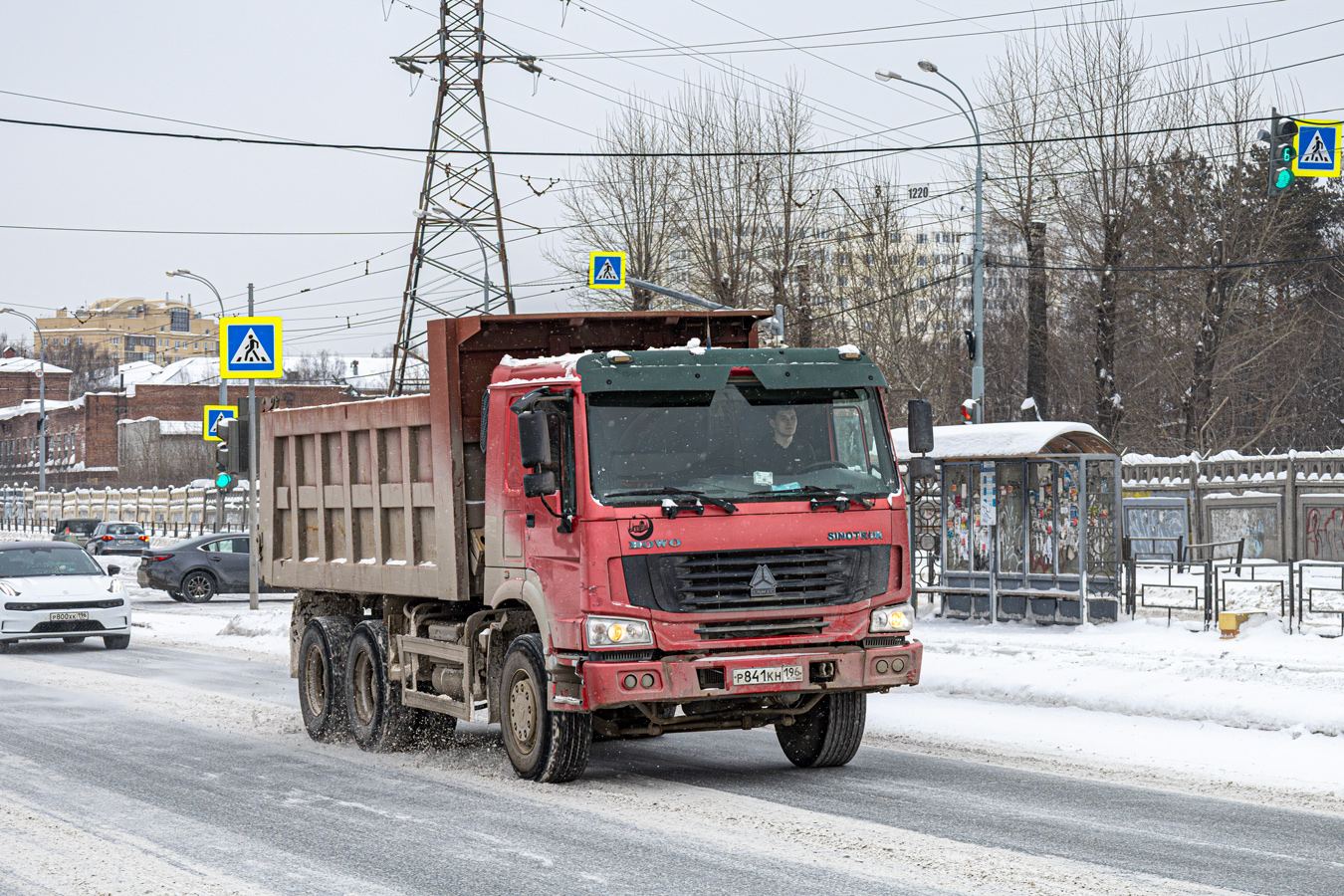 Свердловская область, № Р 841 КН 196 — Howo HW ZZ3327