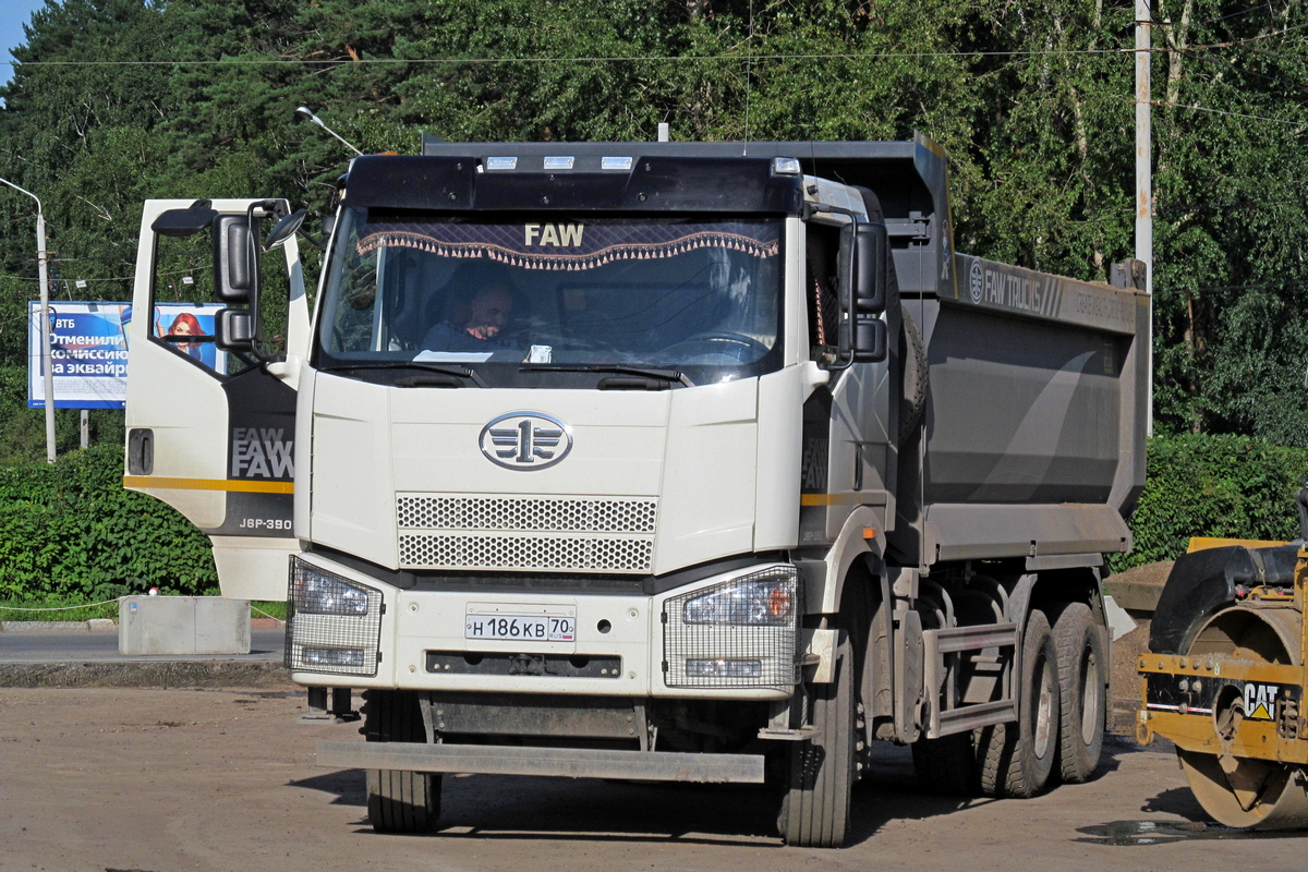 Томская область, № Н 186 КВ 70 — FAW J6 CA3250