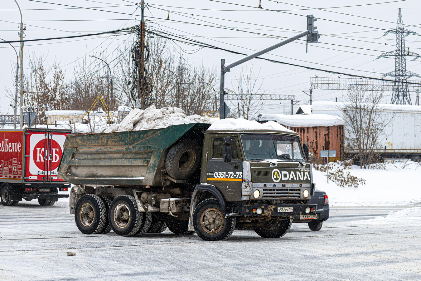Свердловская область, № В 566 РУ 196 — КамАЗ-5511