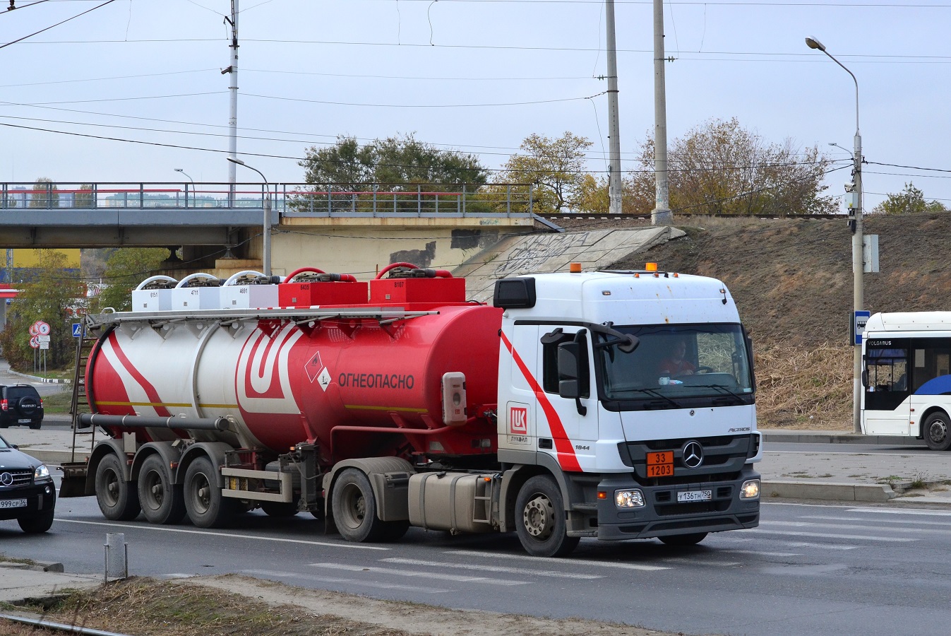 Волгоградская область, № У 136 ТН 750 — Mercedes-Benz Actros '09 1844 [Z9M]