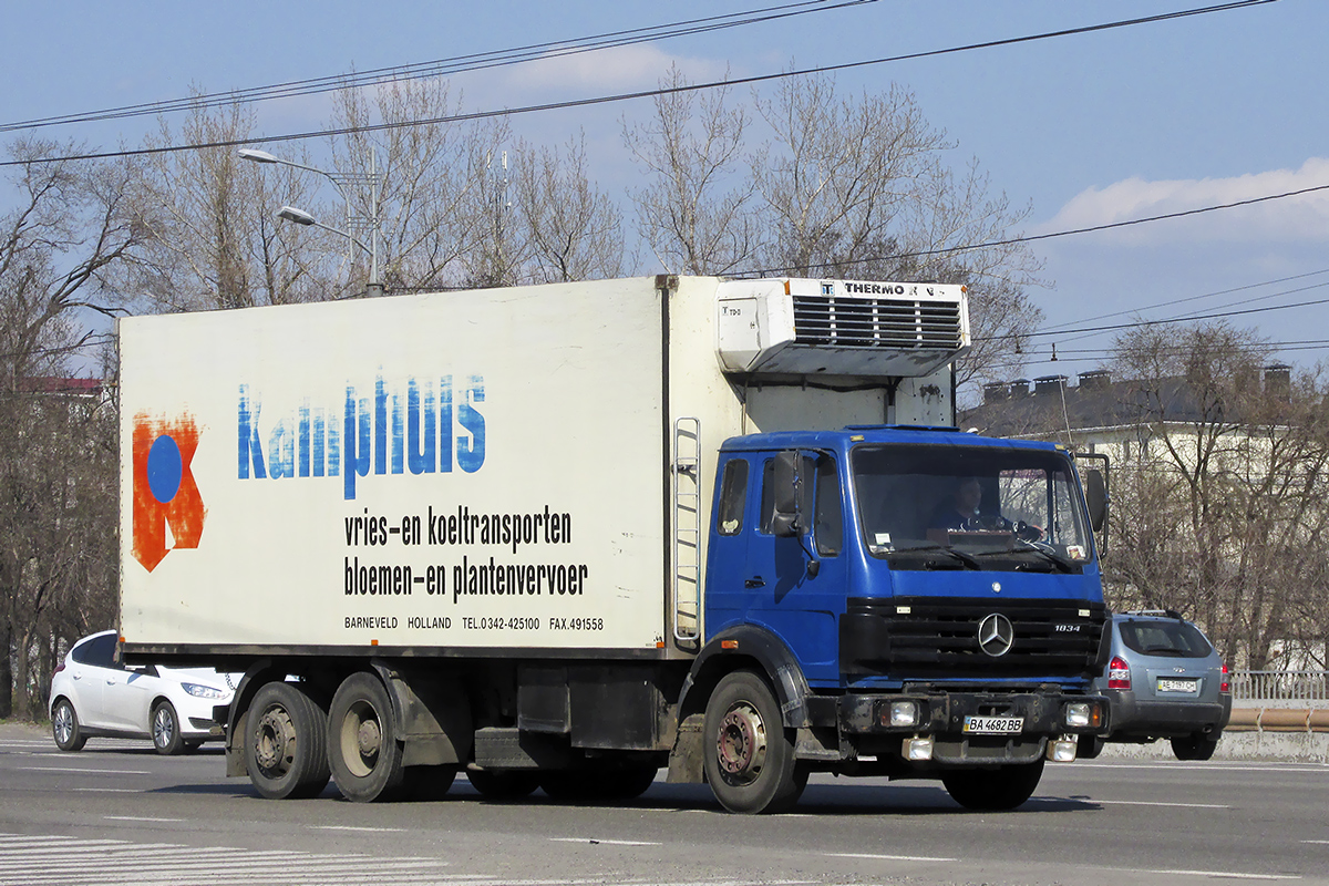 Кировоградская область, № ВА 4682 ВВ — Mercedes-Benz SK 1834