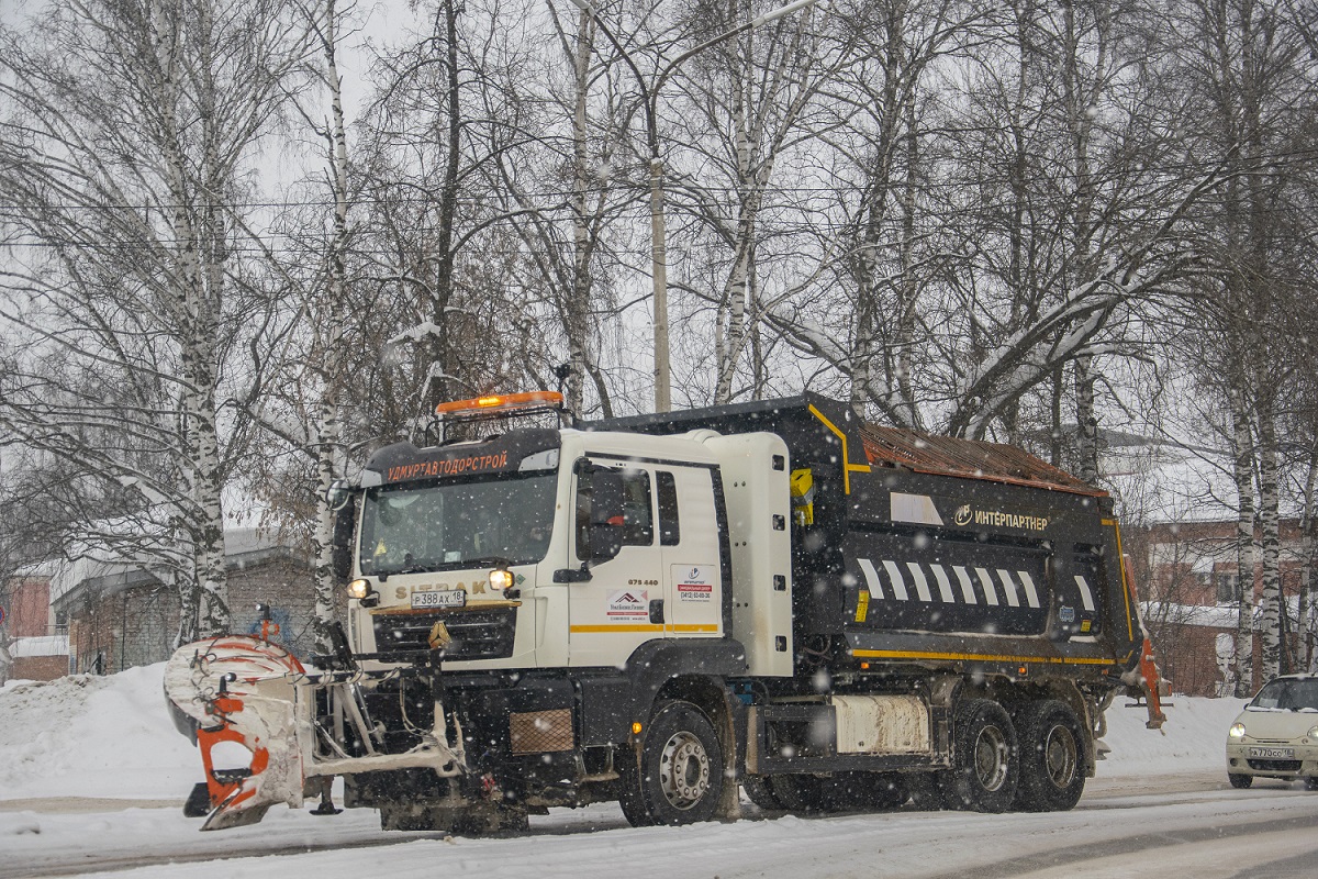 Удмуртия, № Р 388 АХ 18 — Sitrak C7H ZZ3316