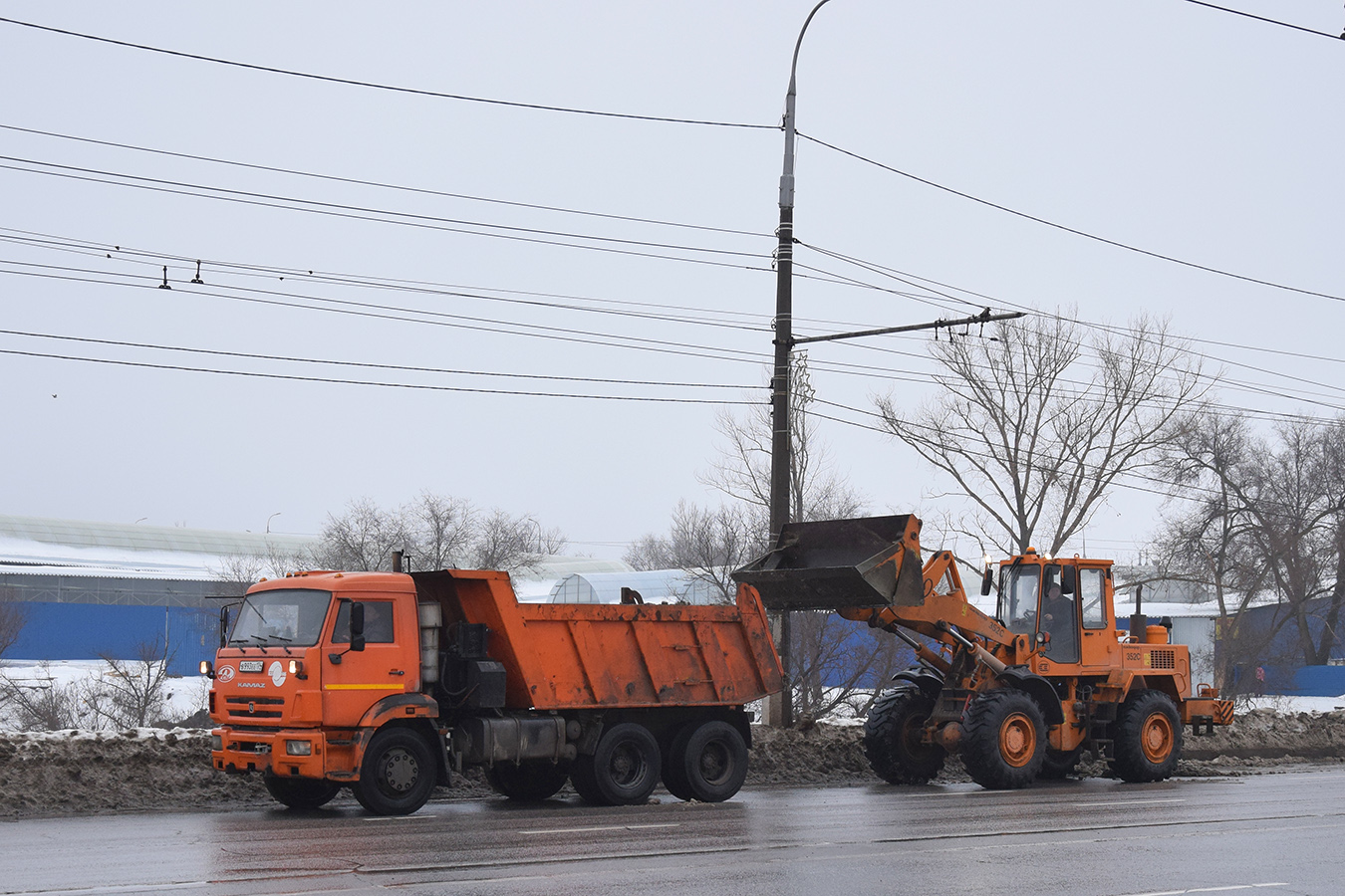 Волгоградская область, № В 993 ЕЕ 134 — КамАЗ-65115-L4(19); Волгоградская область, № 5836 СР 34 — Амкодор-352С