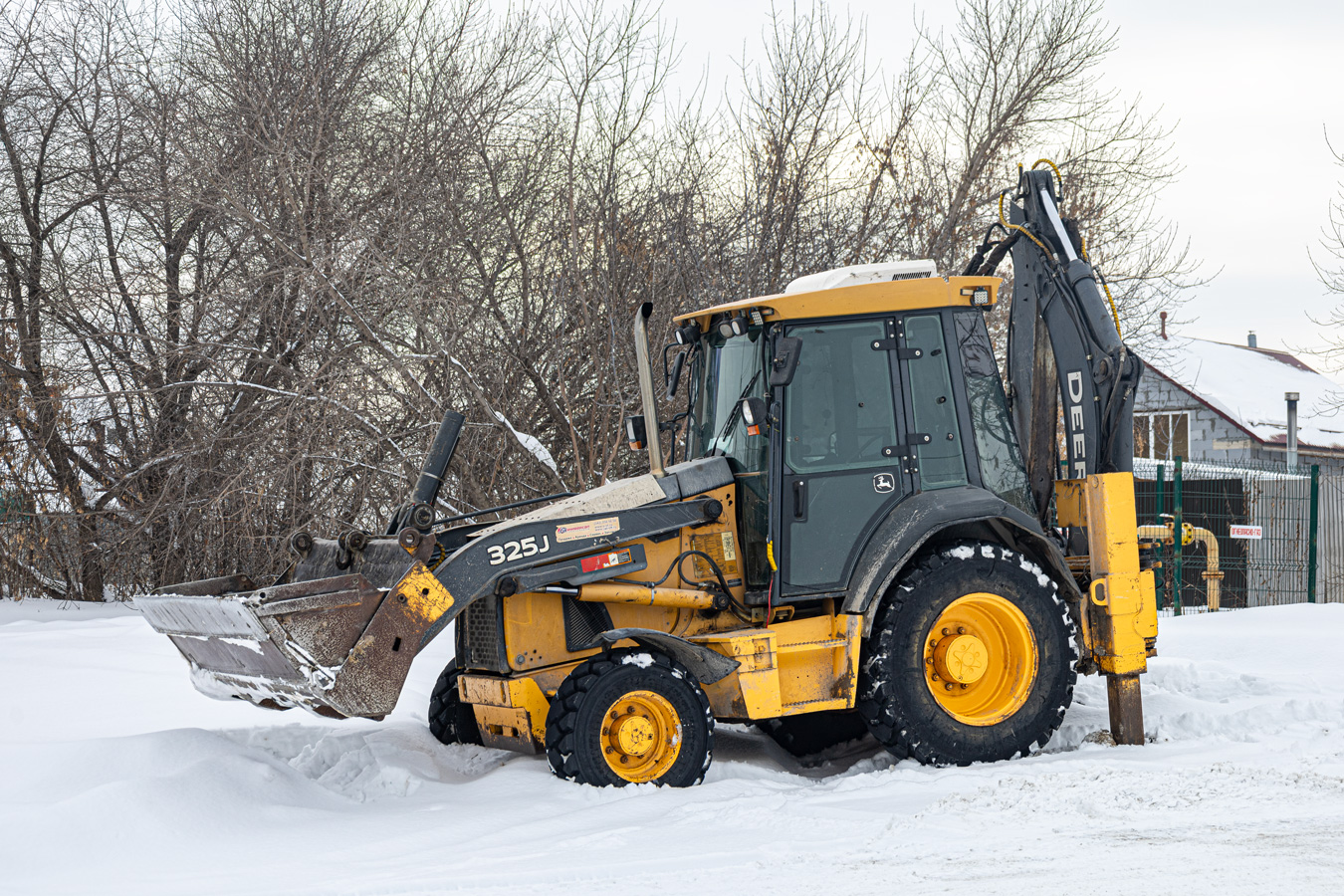 Свердловская область, № 1748 ЕВ 66 — John Deere 325J