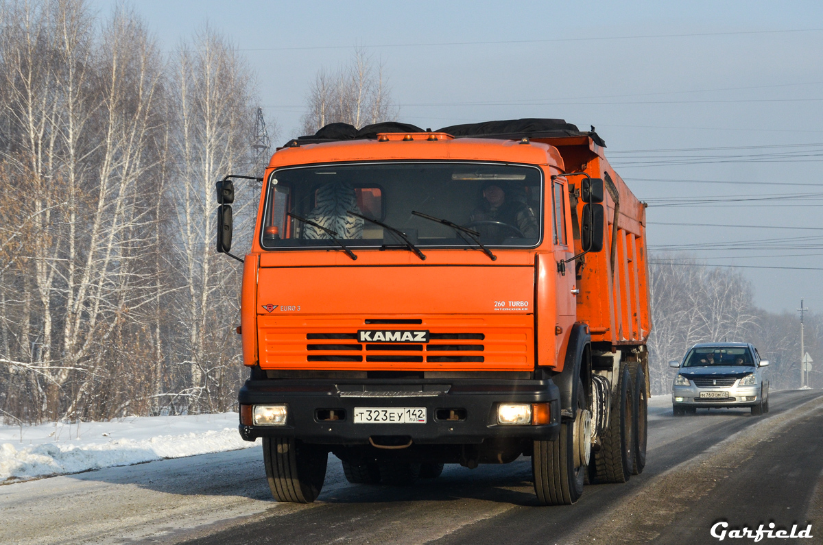 Кемеровская область, № Т 323 ЕУ 142 — КамАЗ-65115 [651150]