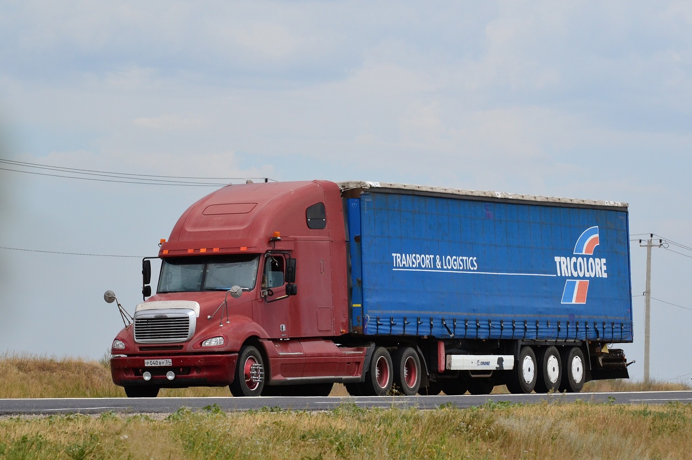 Волгоградская область, № Р 040 ВУ 34 — Freightliner Columbia