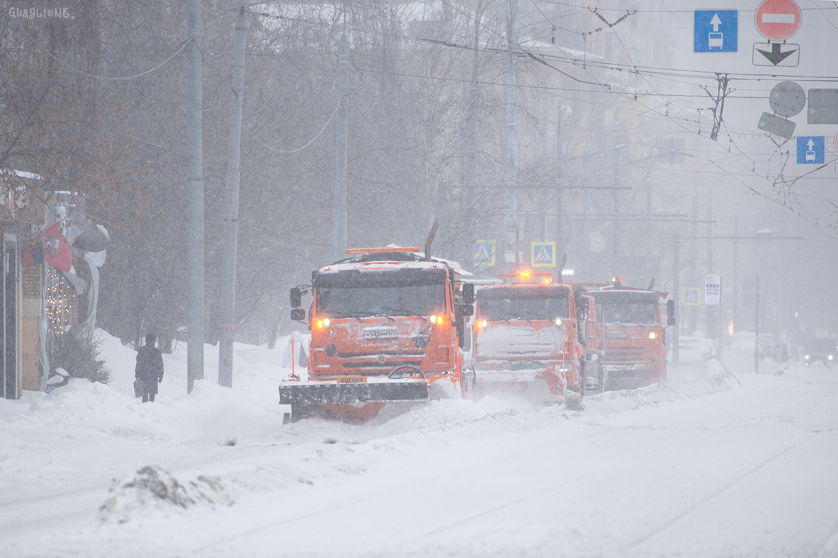 Москва, № У 592 ММ 977 — КамАЗ-65115 (общая модель)