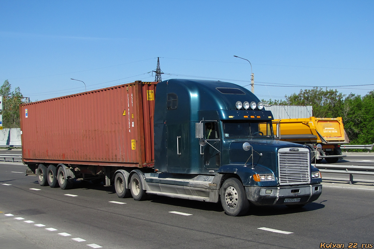 Алтайский край, № С 050 РХ 154 — Freightliner FLD 120