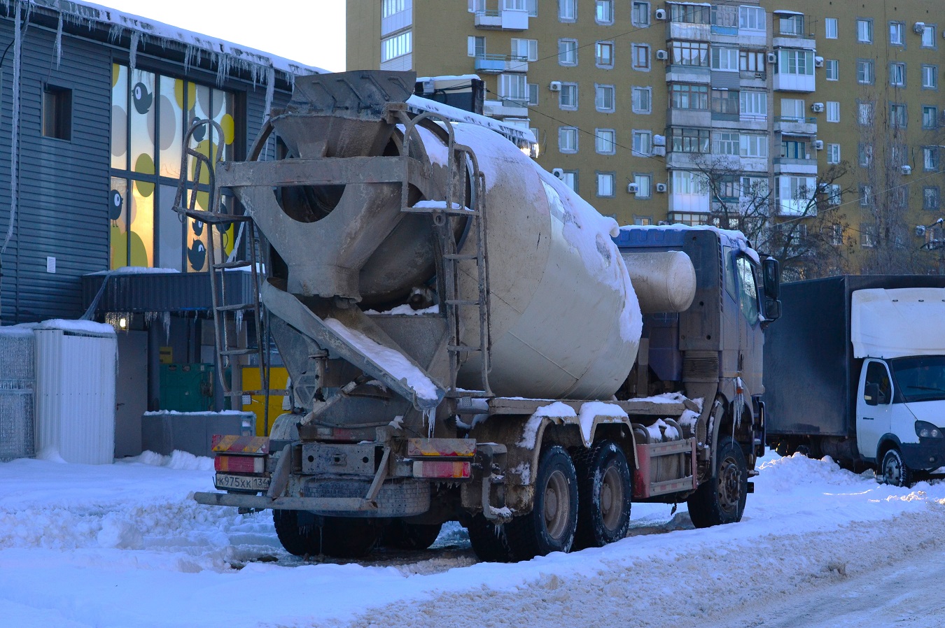 Волгоградская область, № К 975 ХК 134 — FAW J6 CA3250