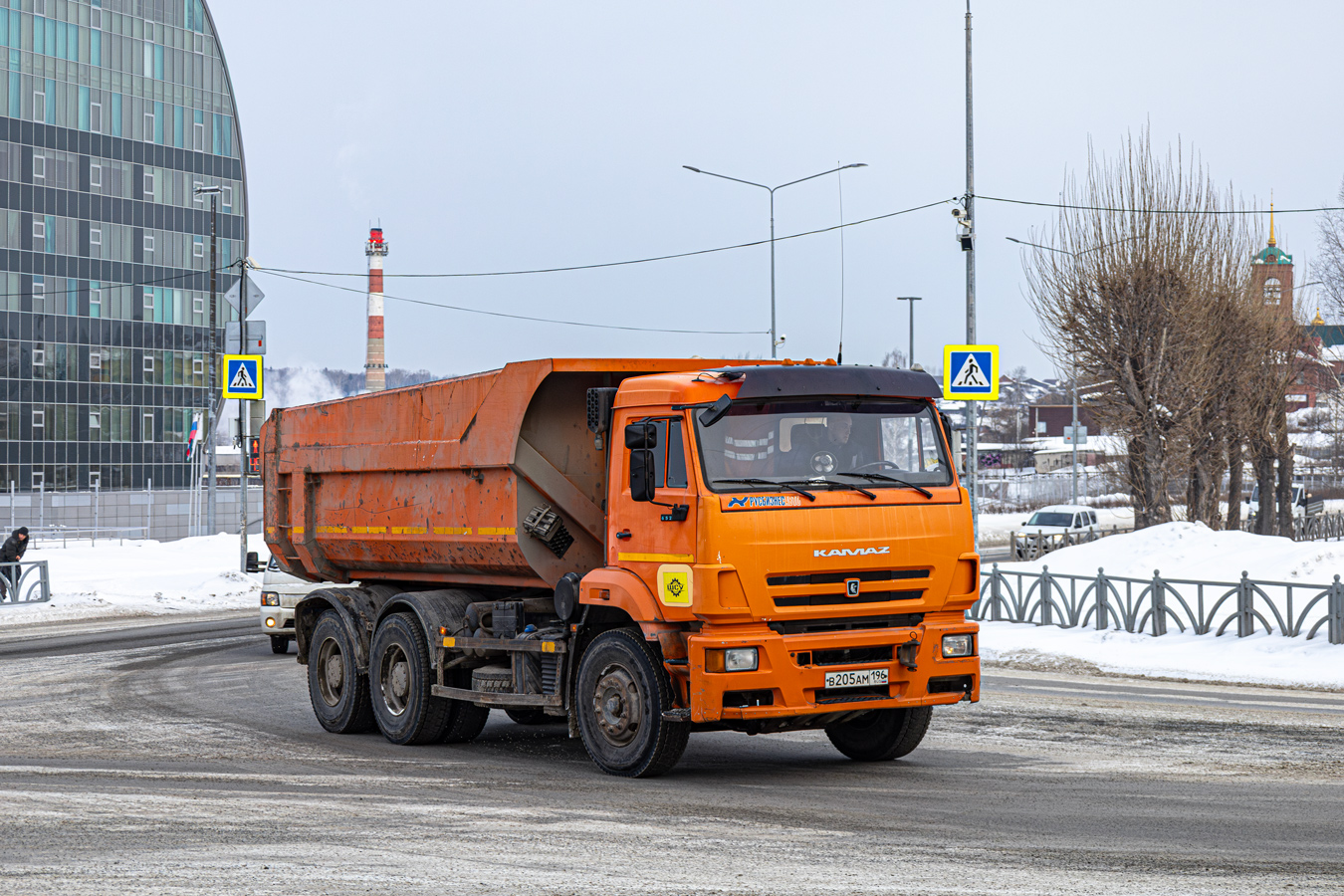 Свердловская область, № В 205 АМ 196 — КамАЗ-6520-73