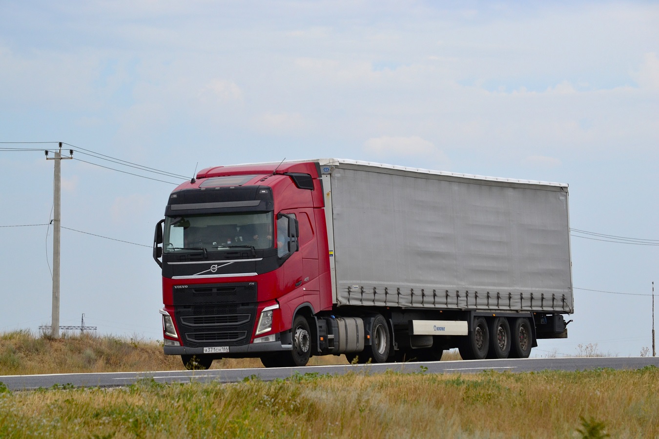 Саратовская область, № А 371 СН 164 — Volvo ('2012) FH.420