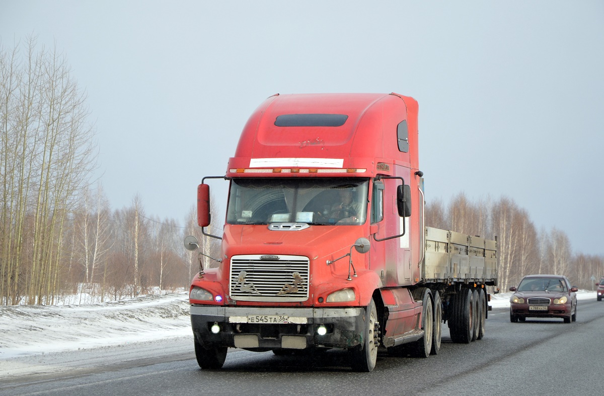 Кемеровская область, № Е 545 ТА 36 — Freightliner Century Class