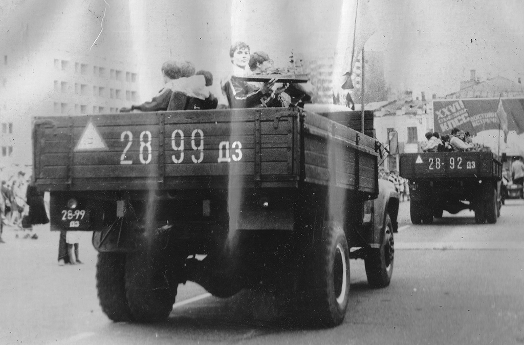 Транспорт Вооруженных Сил СССР, № 28-99 ДЗ — ЗИЛ-130 (общая модель); Транспорт Вооруженных Сил СССР, № 28-92 ДЗ — ЗИЛ-130 (общая модель); Исторические фотографии (до 2000 года) (Транспорт Вооруженных Сил СССР)