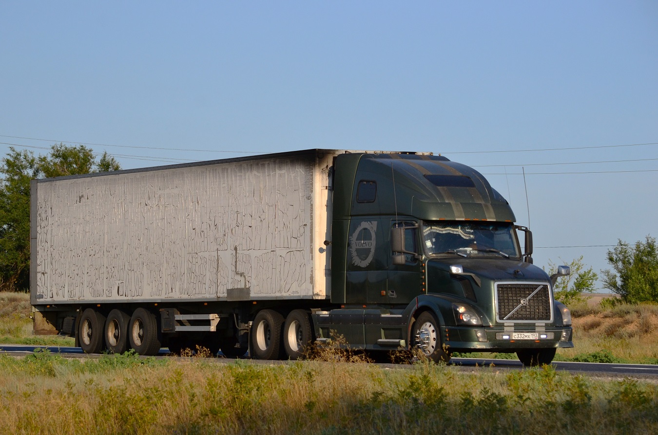 Краснодарский край, № С 332 МХ 193 — Volvo VNL670