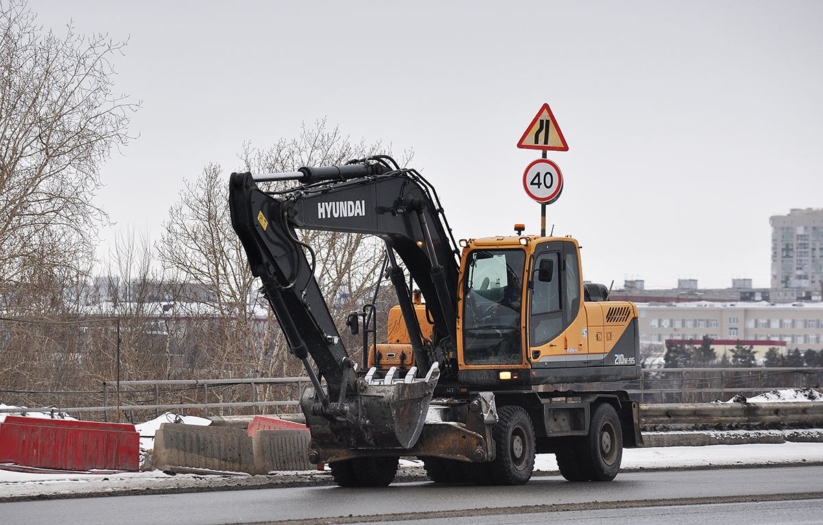 Омская область, № 6211 МХ 55 — Hyundai R210W-9S
