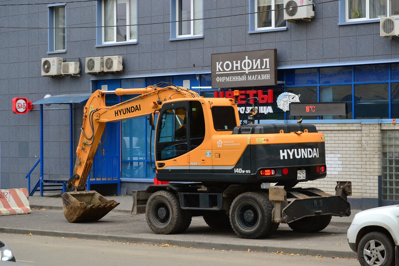 Волгоградская область, № 4292 ВН 34 — Hyundai R140W