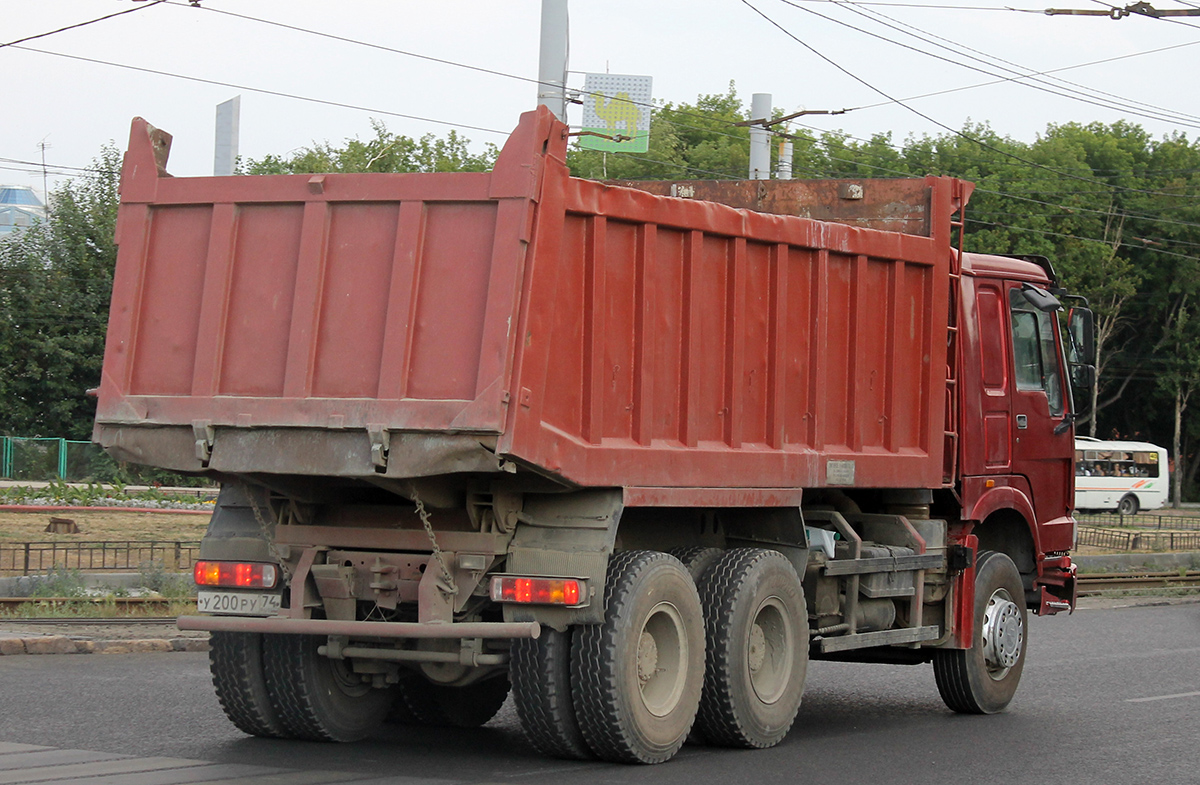 Челябинская область, № У 200 РУ 74 — Howo HW ZZ3327