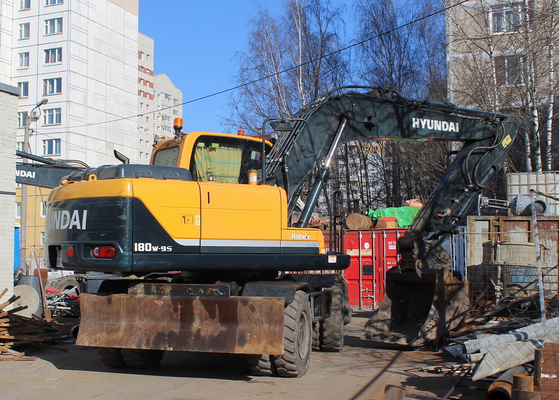 Санкт-Петербург, № 0572 СЕ 78 — Hyundai R180W