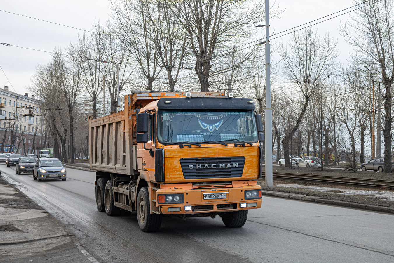 Свердловская область, № Р 382 ЕК 196 — Shaanxi Shacman F2000 SX325x
