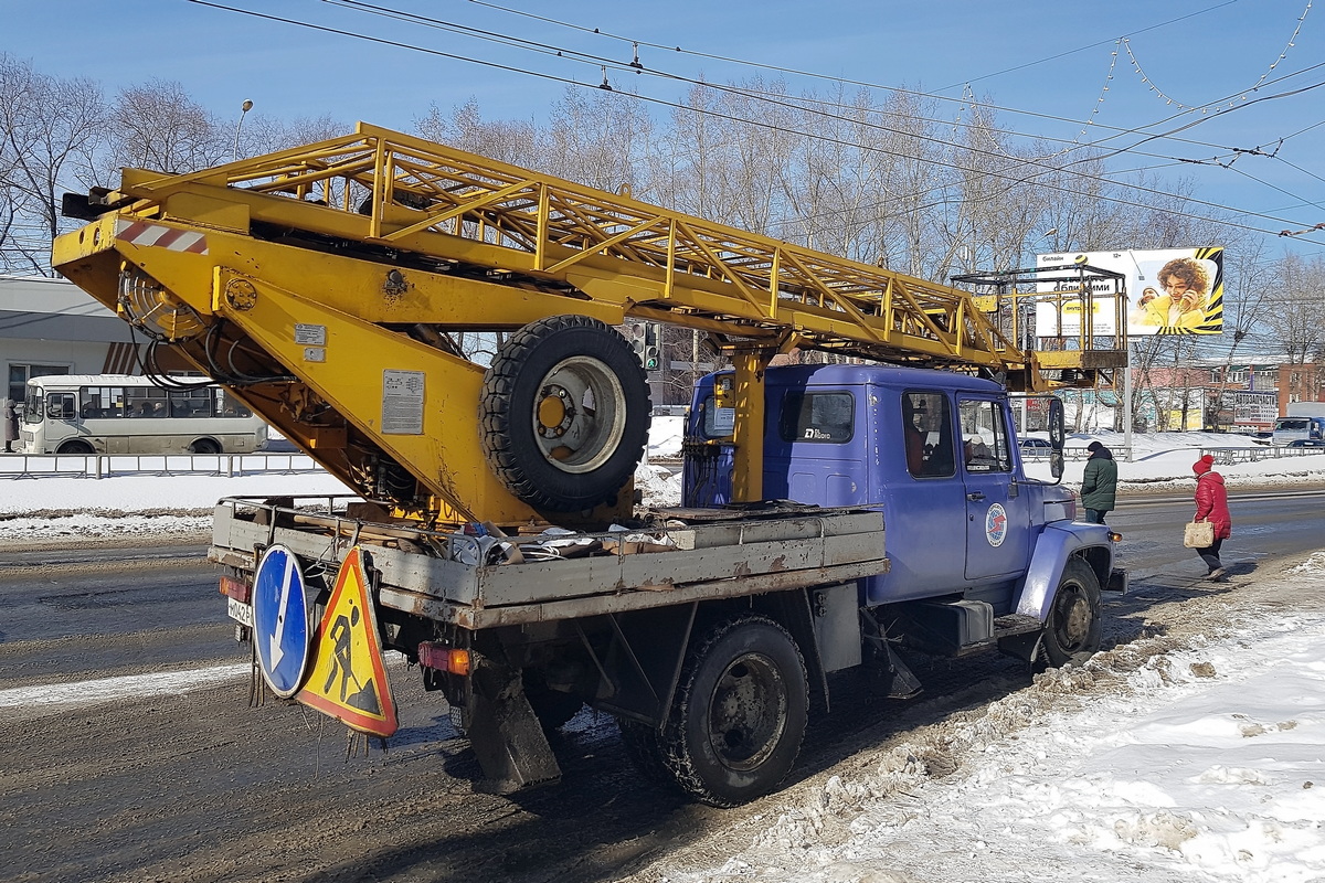 Томская область, № М 042 РО 70 — ГАЗ-3309