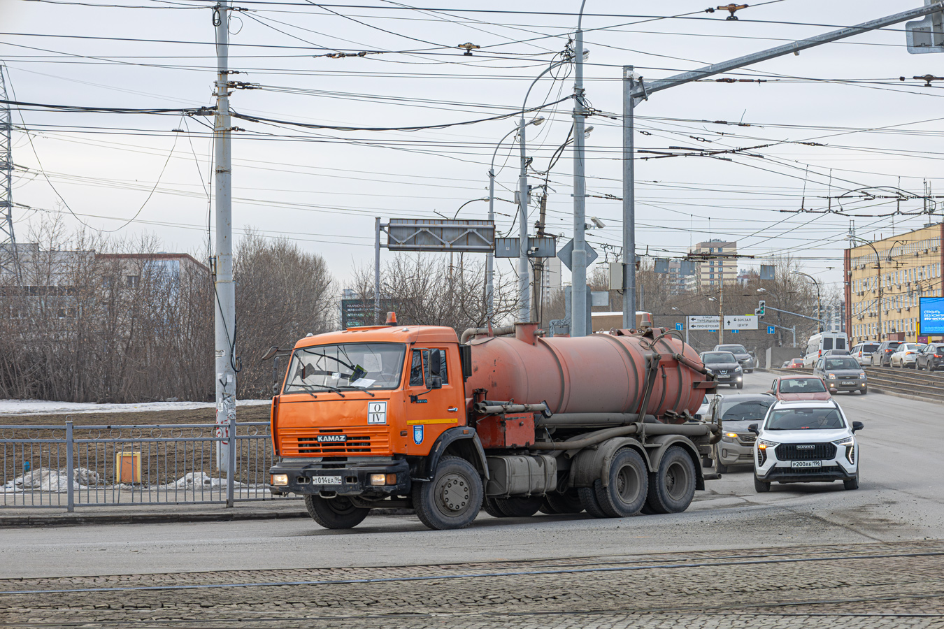 Свердловская область, № Т 014 ЕА 96 — КамАЗ-65115 (общая модель)