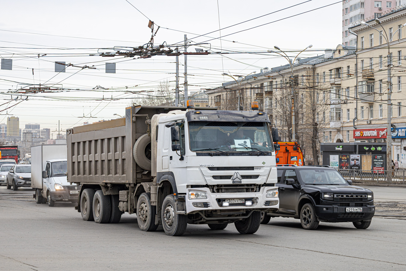 Свердловская область, № Т 302 КУ 196 — Howo HW ZZ3407