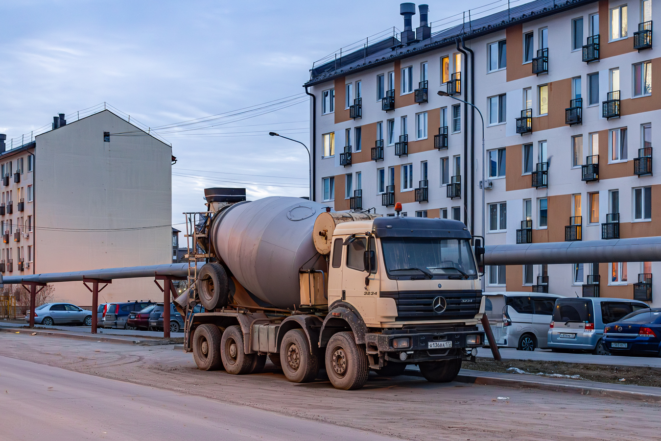 Тюменская область, № А 136 ВА 172 — Mercedes-Benz SK (общ. мод.)