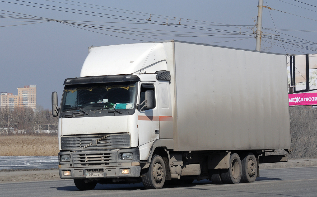 Омская область, № 715 APA 15 — Volvo ('1993) FH12.380