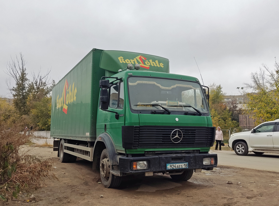 Абайская область, № 924 AES 18 — Mercedes-Benz MK 1422