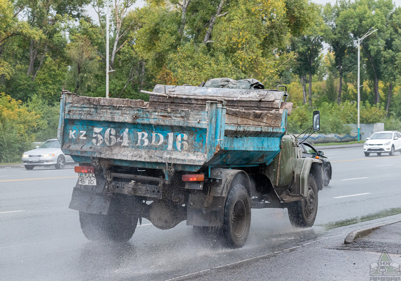 Восточно-Казахстанская область, № 564 BD 16 — ЗИЛ-495710