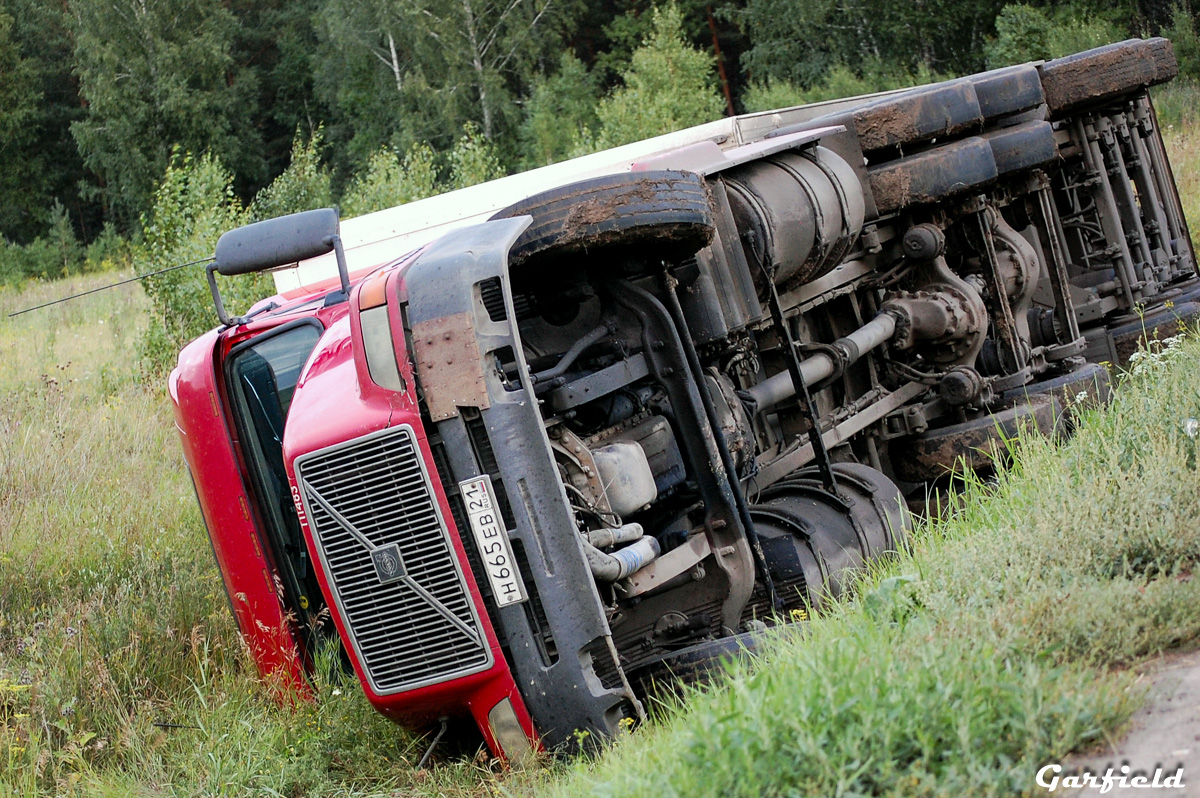 Чувашия, № Н 665 ЕВ 21 — Volvo VNL660