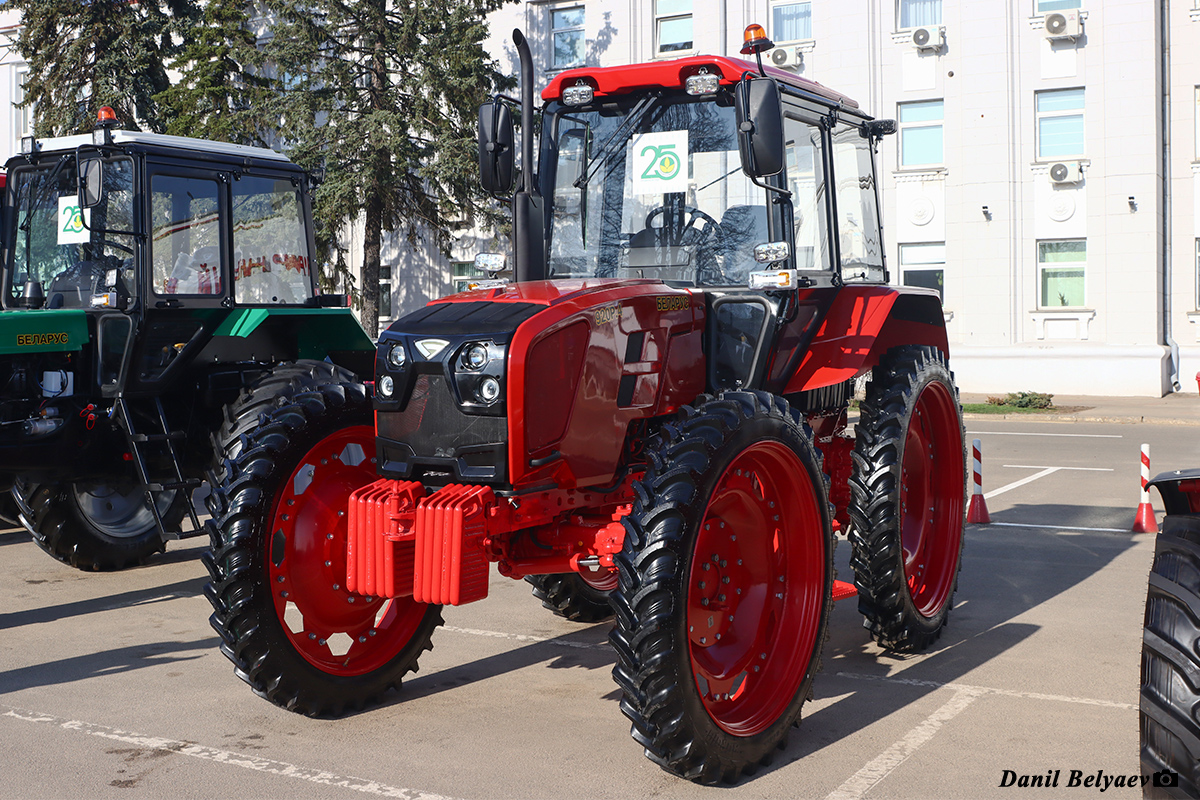Минск, № (BY-7) Б/Н СТ 0586 — Беларус-920.4; Минск — Новая техника ОАО МТЗ; Транспортные средства без номеров (Минск); Новая техника (Минск)