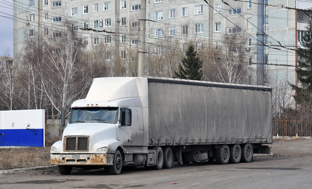 Омская область, № Т 701 УУ 55 — Volvo VNL610
