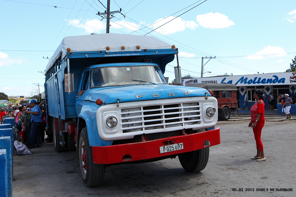 Куба, № P 025 697 — Ford F (общая модель)