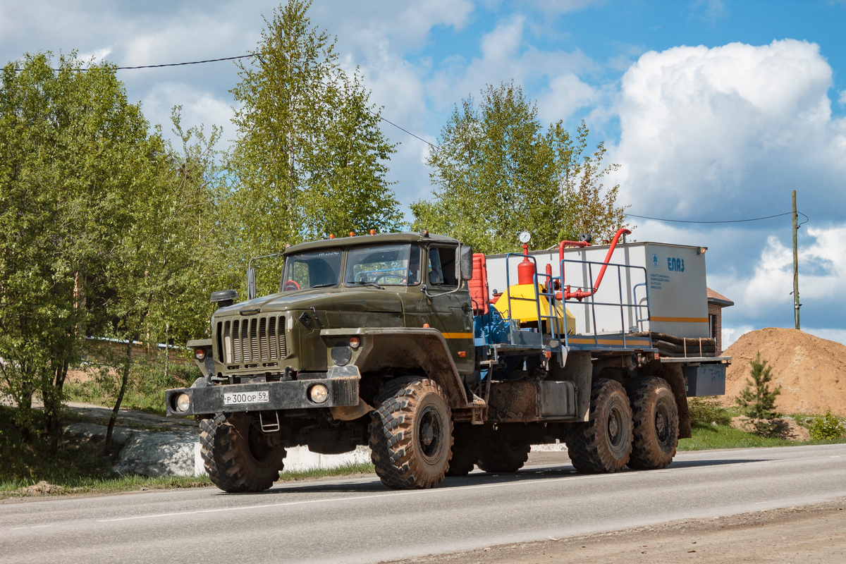 Пермский край, № Р 300 ОР 59 — Урал-4320-40