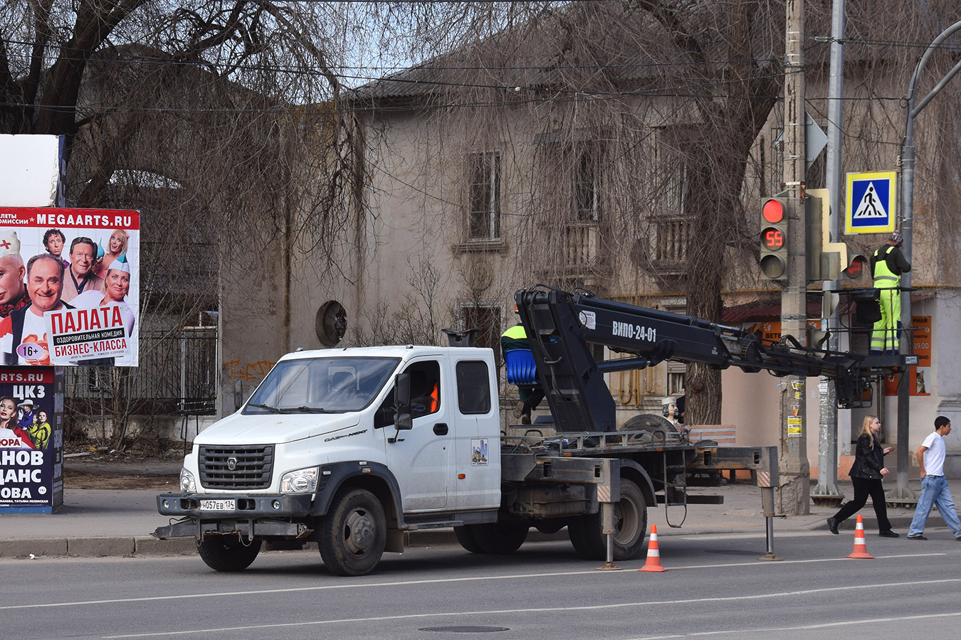 Волгоградская область, № Н 057 ЕВ 134 — ГАЗ-C42R33