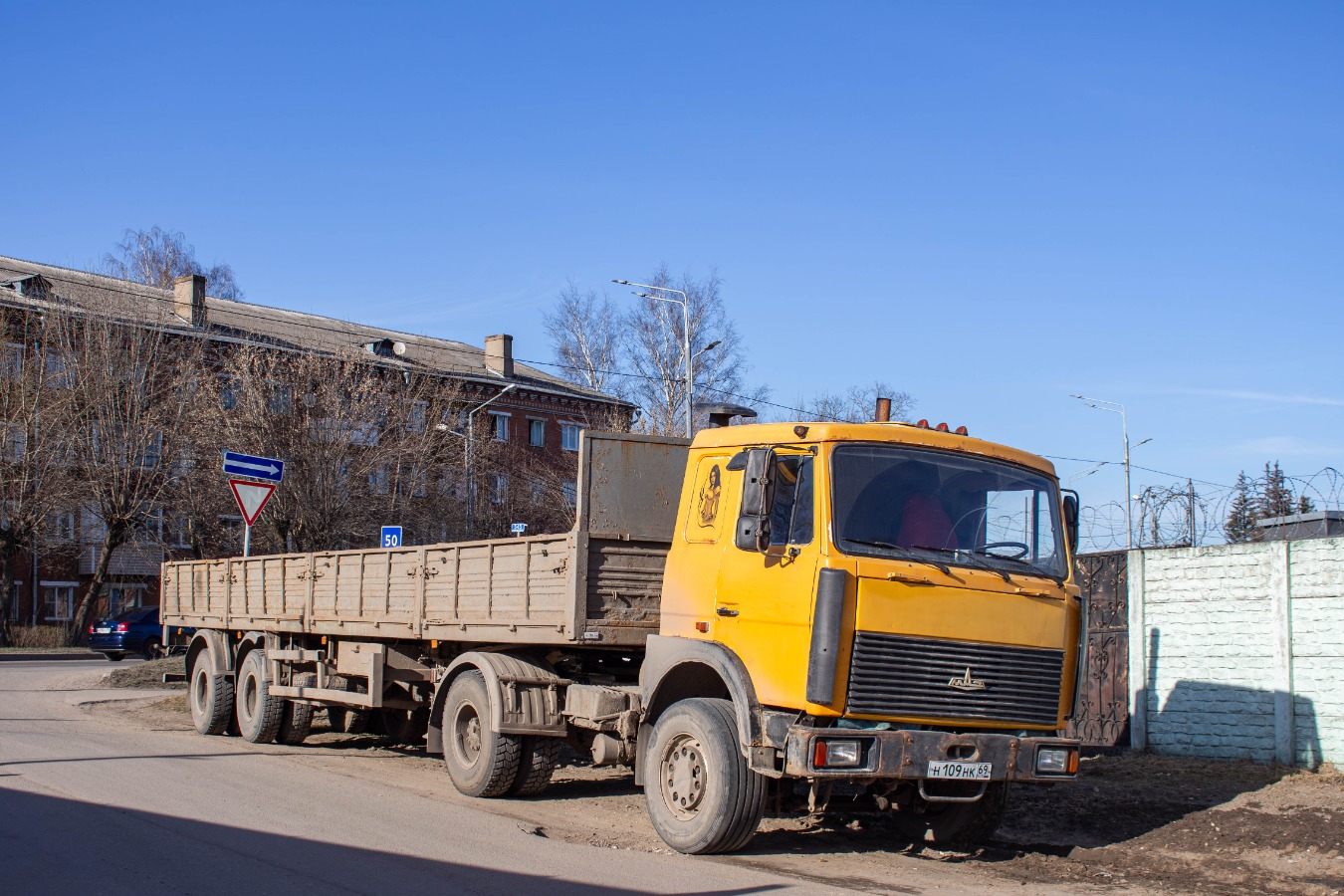 Тверская область, № Н 109 НК 69 — МАЗ-543203