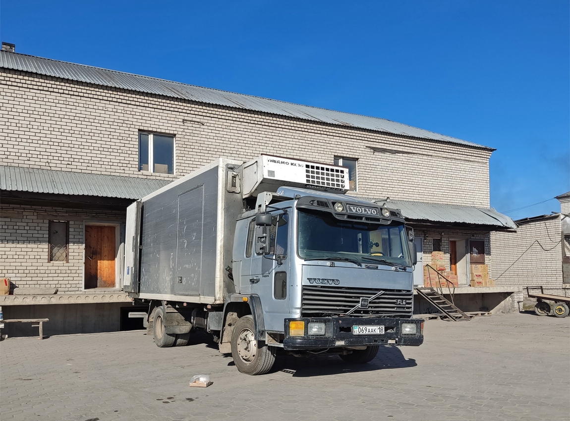 Абайская область, № 069 AAK 18 — Volvo FL6