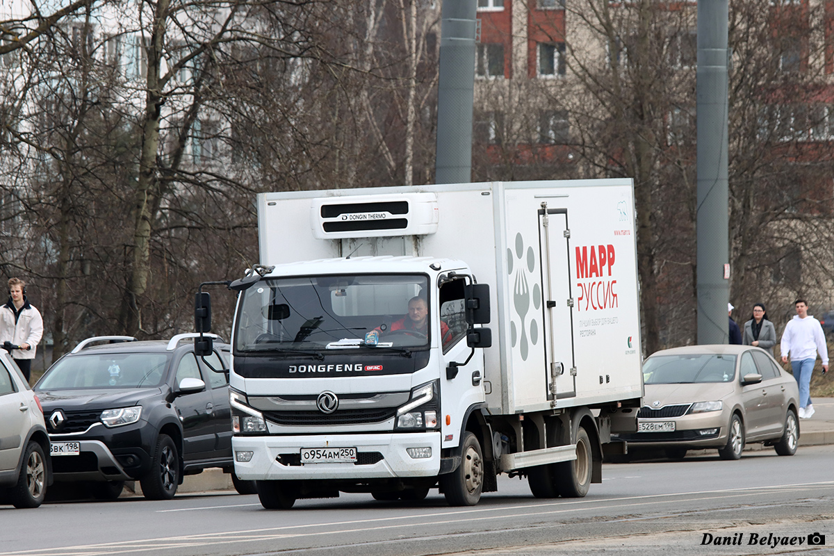 Московская область, № О 954 АМ 250 — Dongfeng Captain C(общая модель)