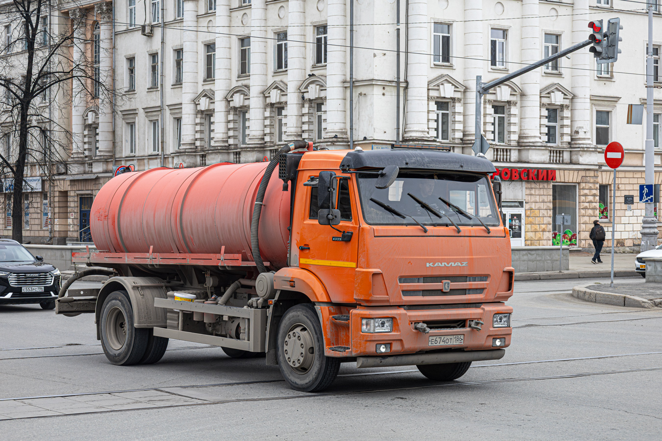 Ханты-Мансийский автоном.округ, № Е 674 ОТ 186 — КамАЗ-43255-R4(28)