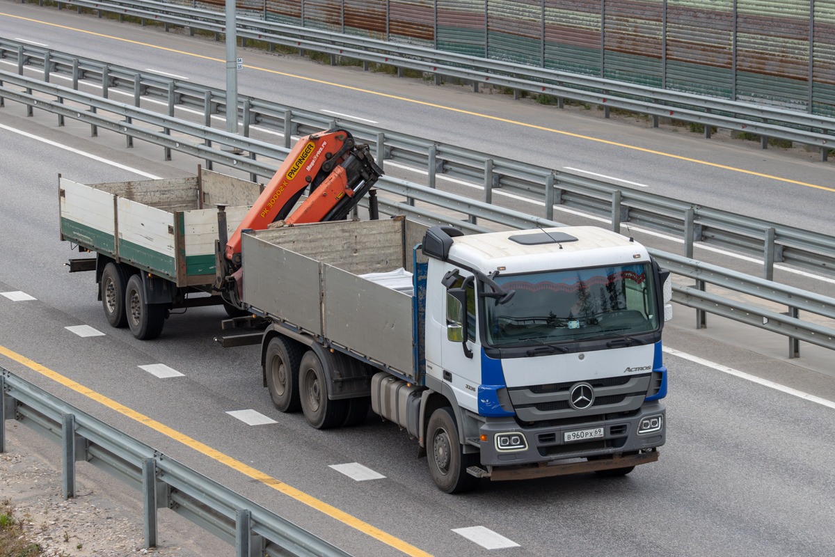 Тверская область, № В 960 РХ 69 — Mercedes-Benz Actros ('2009) 3336