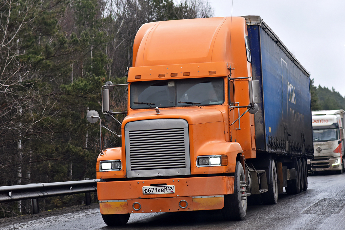 Кемеровская область, № В 671 КВ 142 — Freightliner FLD 120 SD