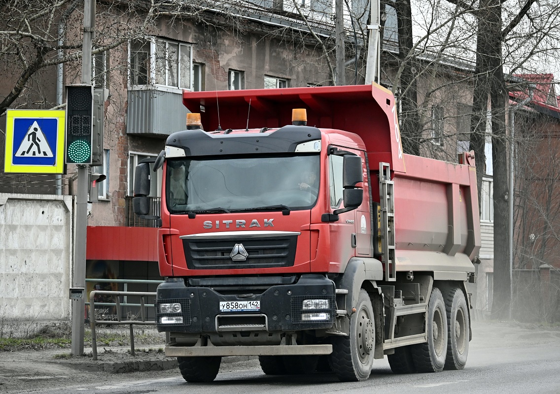 Кемеровская область, № 704 — Sitrak C7H ZZ3256