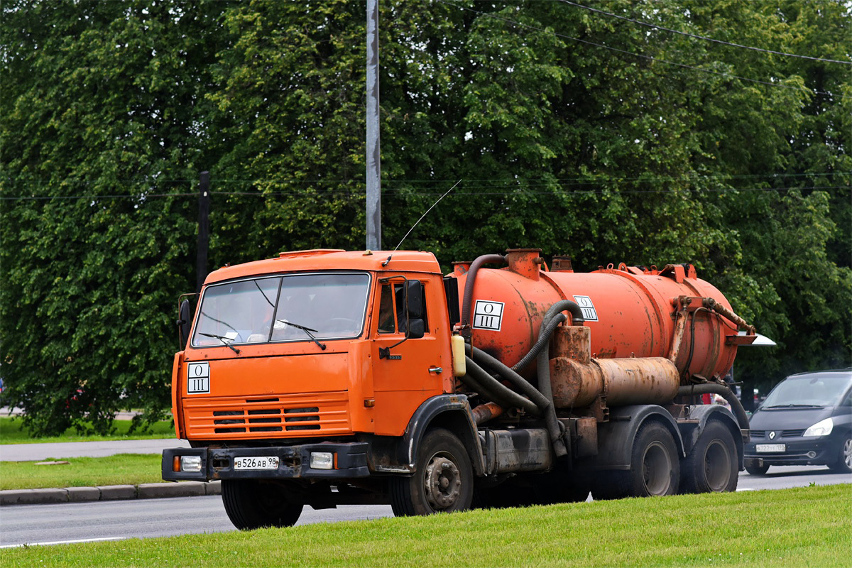 Санкт-Петербург, № В 526 АВ 98 — КамАЗ-53215 [532150]