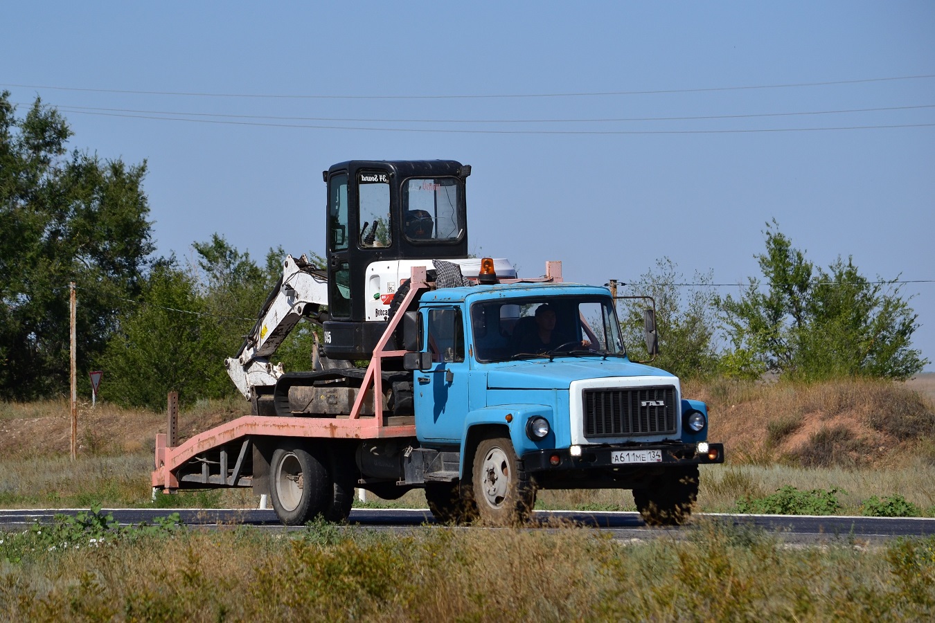 Волгоградская область, № А 611 МЕ 134 — ГАЗ-33073