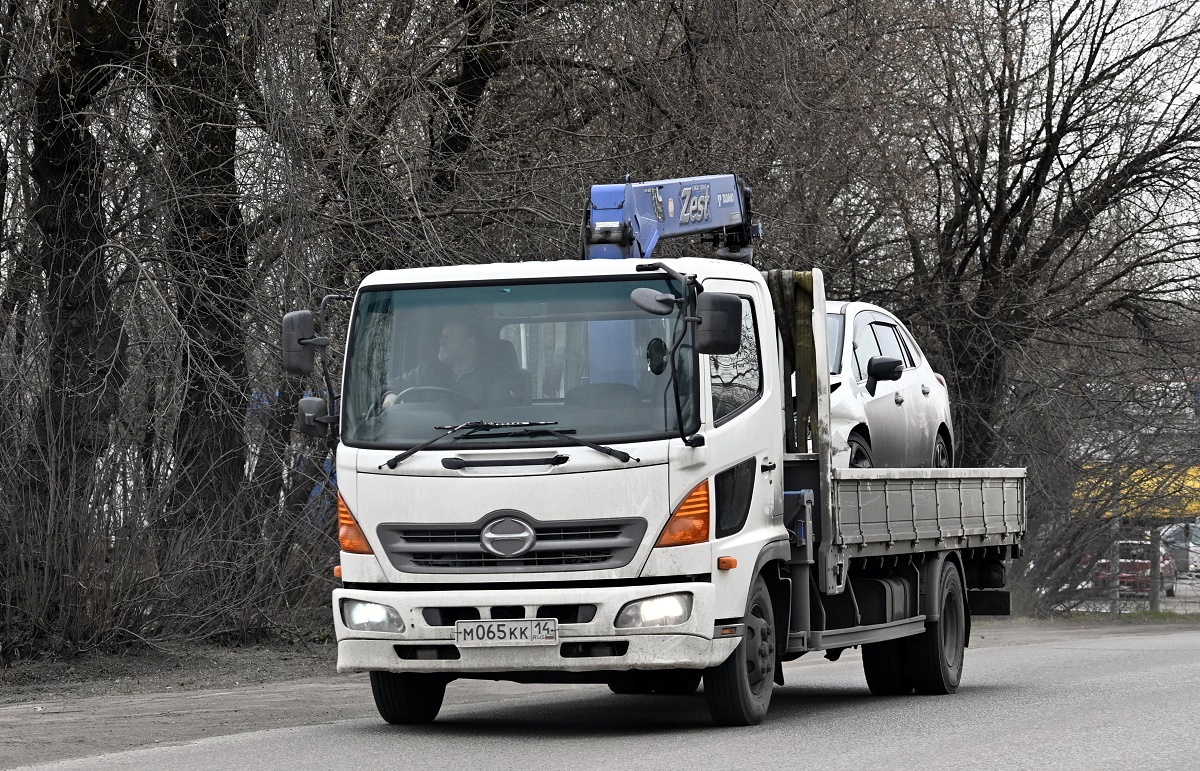 Кемеровская область, № М 065 КК 14 — Hino Ranger
