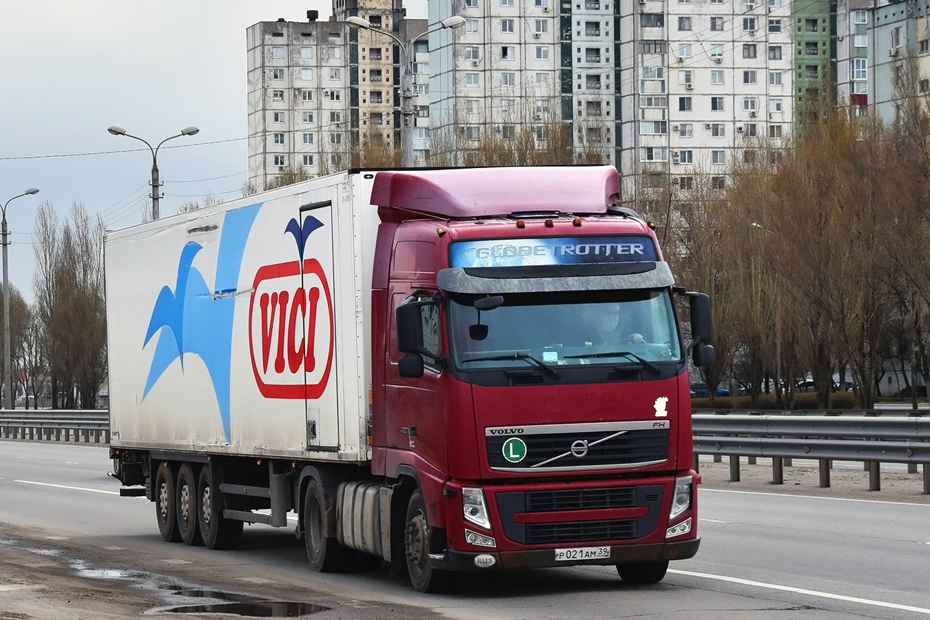 Калининградская область, № Р 021 АМ 39 — Volvo ('2008) FH.420