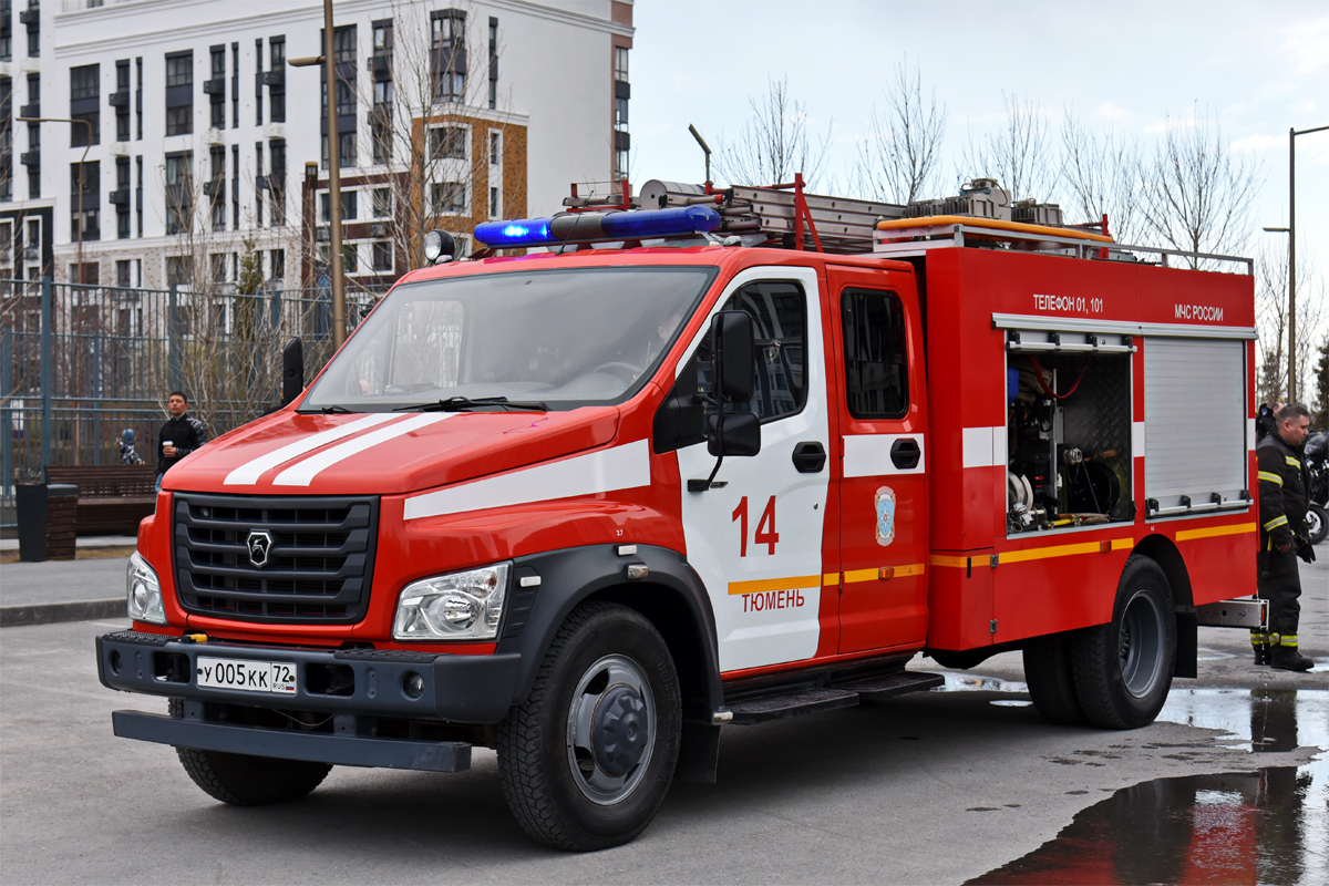 Тюменская область, № У 005 КК 72 — ГАЗ-C42R33